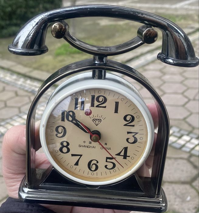 Стар механичен китайски будилник
