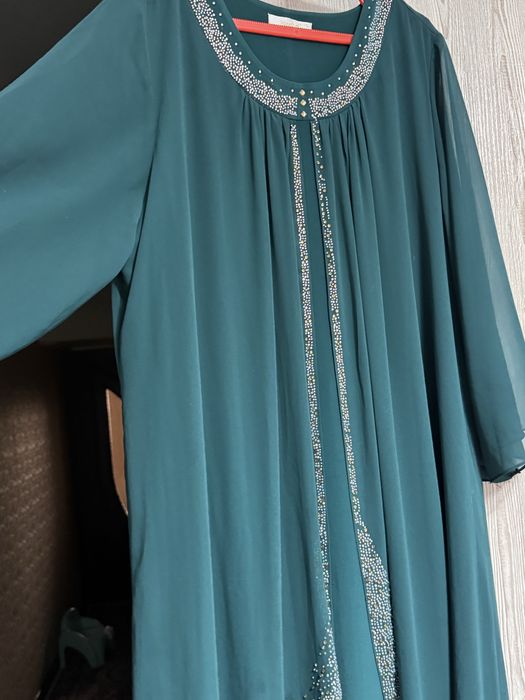 Продаеться женское вечерное платье