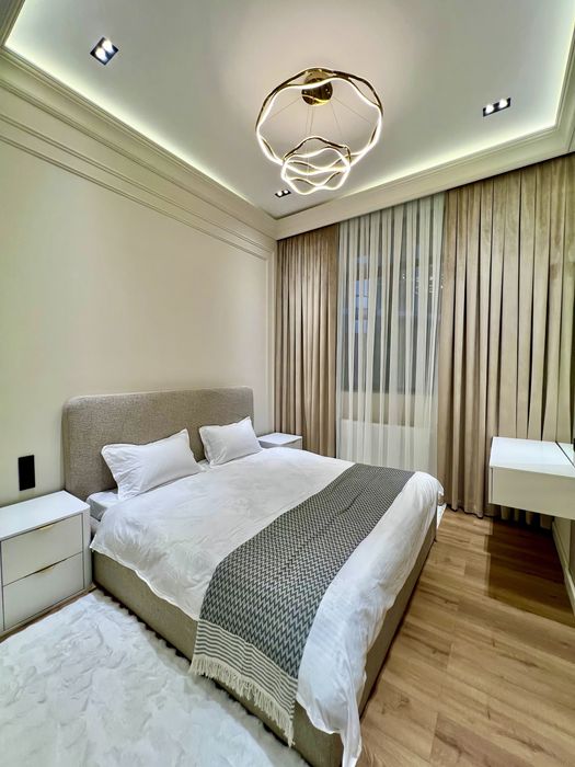 Продаю Элитный квартира Паркентский 3/1/8 Ж.К Oq Saroy Deluxe 84м2.