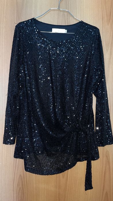 Жақсы жағдайда киімдер сатылады