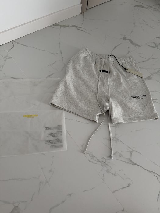 Essentials shorts s20