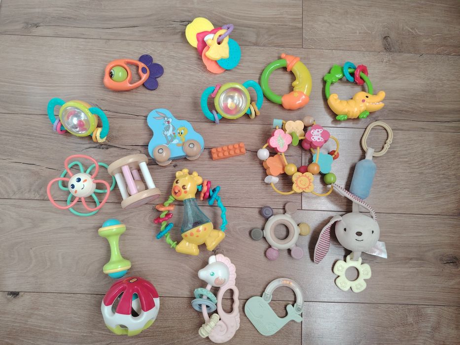 Lot jucarii  pentru bebelus, +6 luni