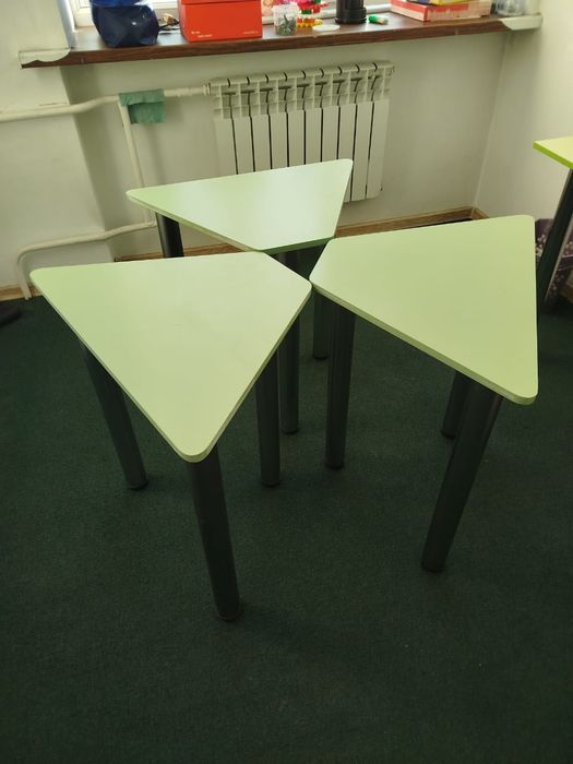 Продам столики, табуретки, тумба пристенная