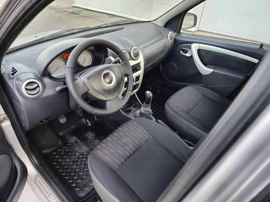 Dacia Logan 2012 - euro 5 - full option -