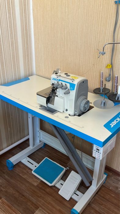 Продам Оверлог jack E3