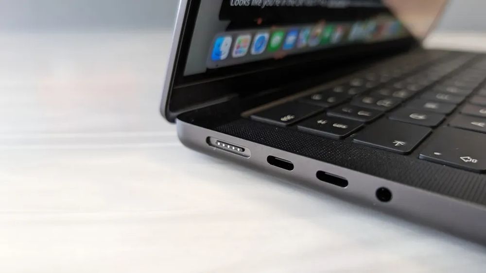 MacBook Pro M3 Pro 16 inch