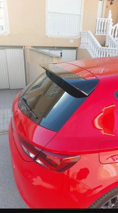 Eleron sport tuning luneta portbagaj haion Seat Leon 3 negru lucios