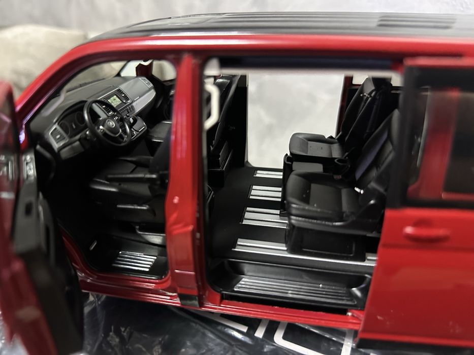 Macheta VW T6 scara 1:18 Edition30 NZG