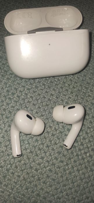 Оригинални Apple AirPods Pro 2 (MagSafe) – Отлично състояние