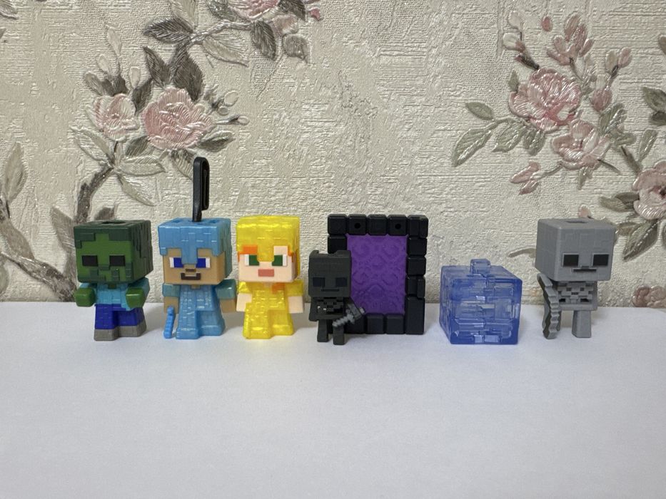 Фигурки из коллекции майнкрафт