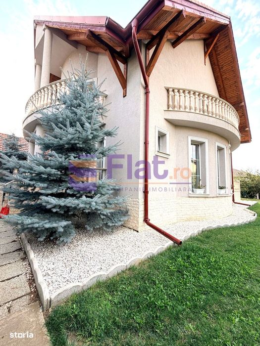 Casă spațioasă și elegantă cu teren  – Sânpetru