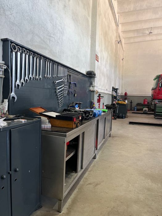 Сервиз МЕВА АУТО Ремонти на камиони ; тирове