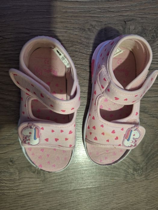 Сандали за момиче