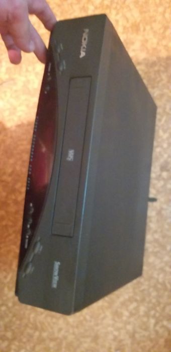 Продам видеомагнитофон на запчасти