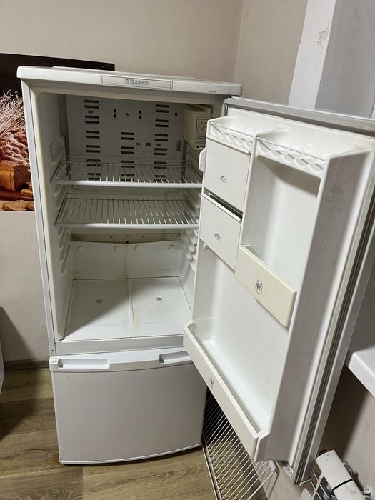 Продам Холодильник Бирюса