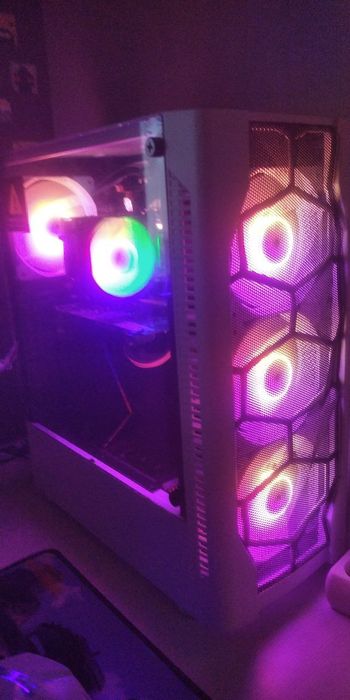 Продам системный блок Белый цвет