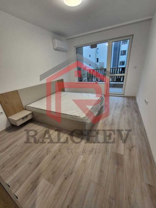 Дава се под наем Двустаен апартамент в Варна, Център - 75 кв.м за 612 € - Снимка #3