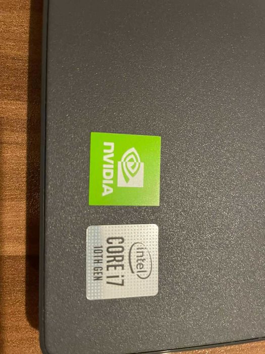 Лаптоп Dell Intel Core i7 15,6''