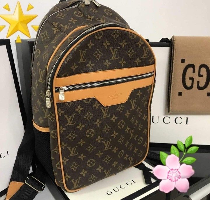 Rucsacuri unisex Louis Vuitton,saculet, etichetă incluse