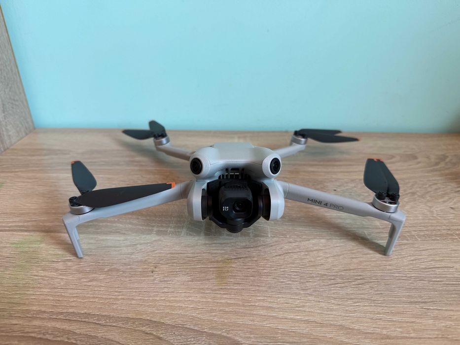 DJI Mini 4 pro Fly More Combo в гаранция