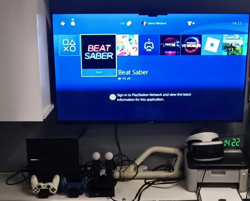 Playstation 4 + Цял сет за VR + 11  игри