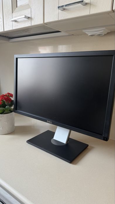Минитор Dell U2311Hb