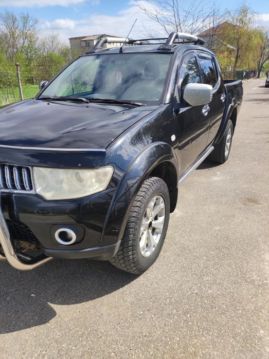 Vănd Mitsubishi L200