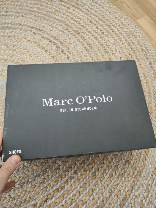 Продавам чисто нови маратонки