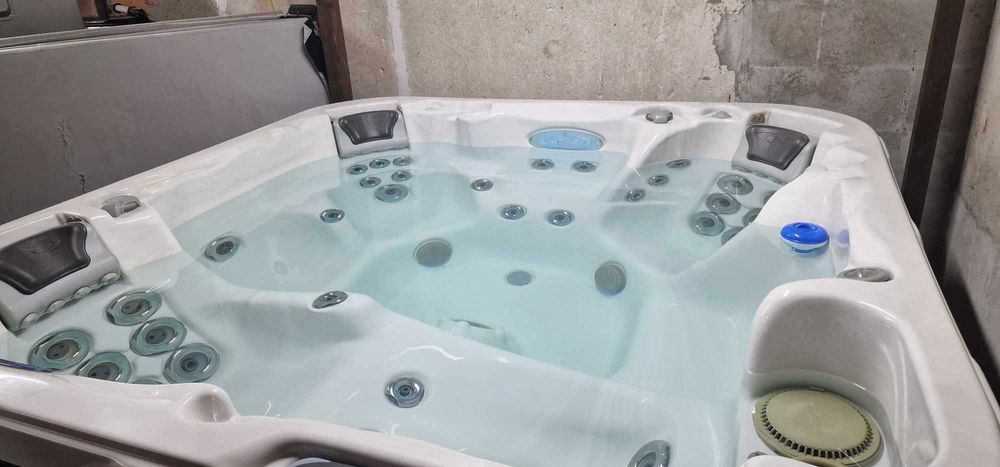 джакузи / хидромасажна вана