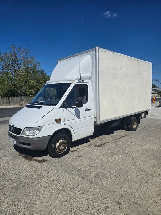 Transport mobila,diverse 3,5T...avem si lift pretul se negociaza +ajutorul pentru incarare din partea noastra