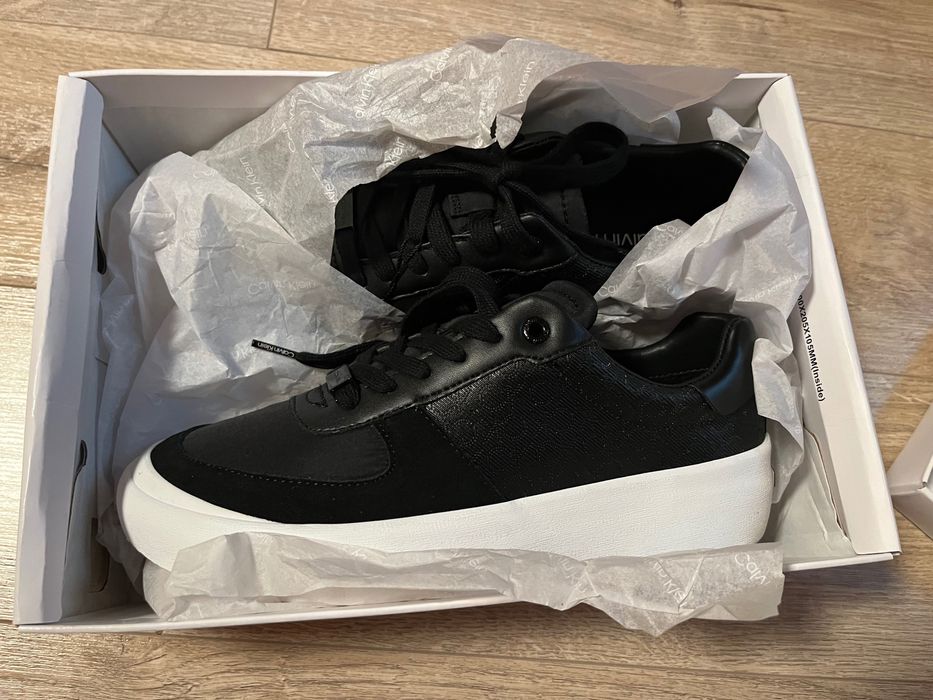 Încălțăminte Noua