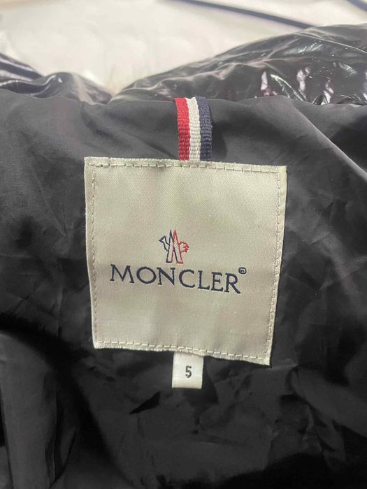 Vand geaca Moncler 1,68 se potriveste 70 kg