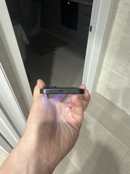 Продам iPhone 16 Е