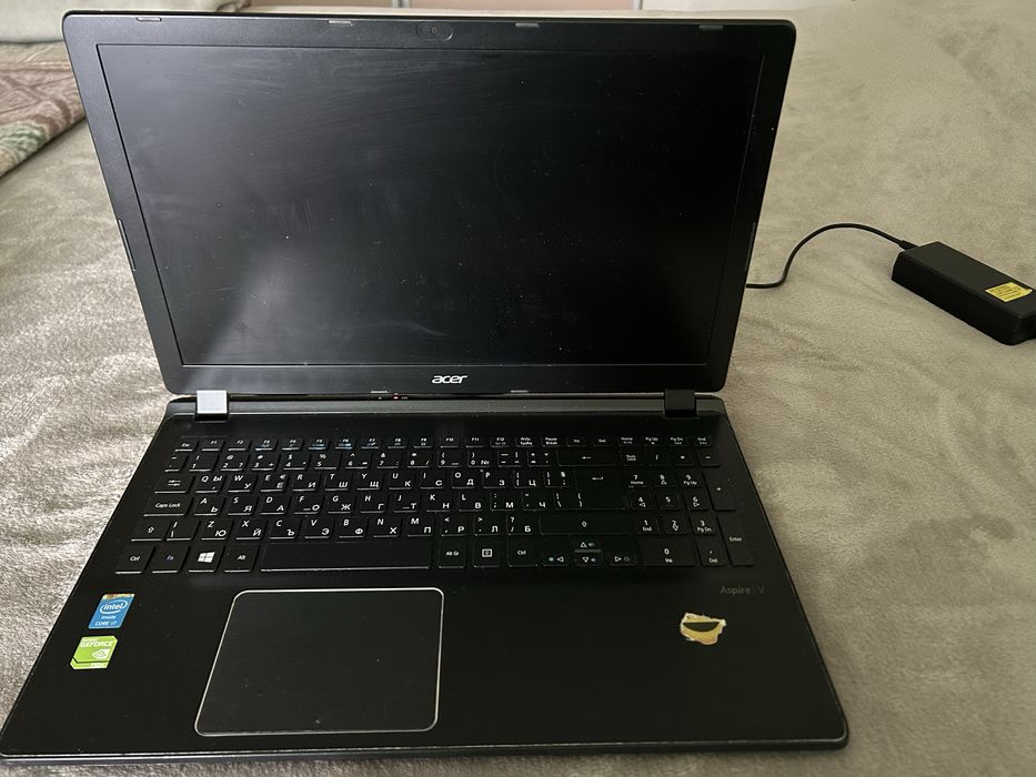 Acer Aspire V5 не се включва