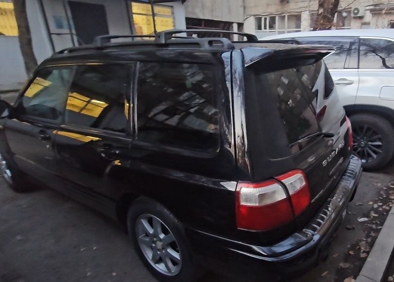 Субару Форестер 2001 года