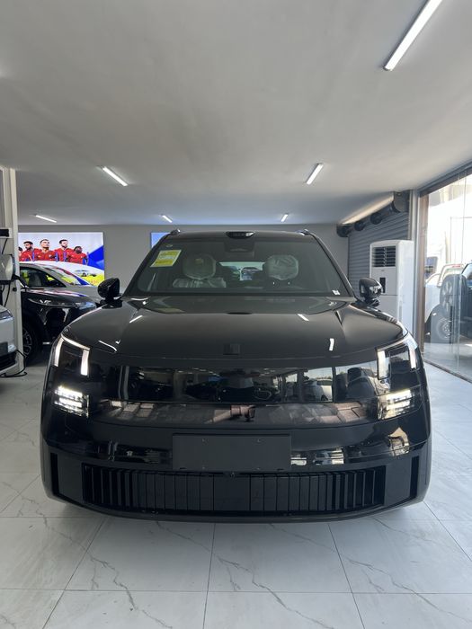 Lynk & co 900