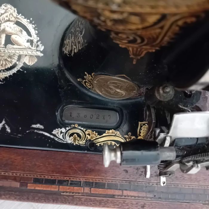 SINGER работеща шевна машина..Антика .около 1938г.предполагам