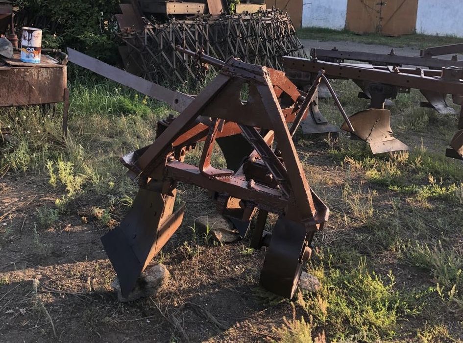 Плуг ПЛН 2-40 продам!!!