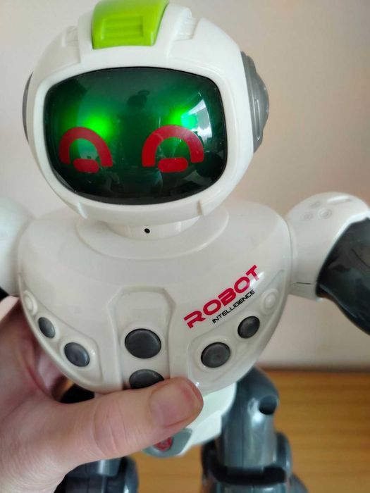 Детски робот с движение, звук и светлини, автобус, часовник на Бен Тен