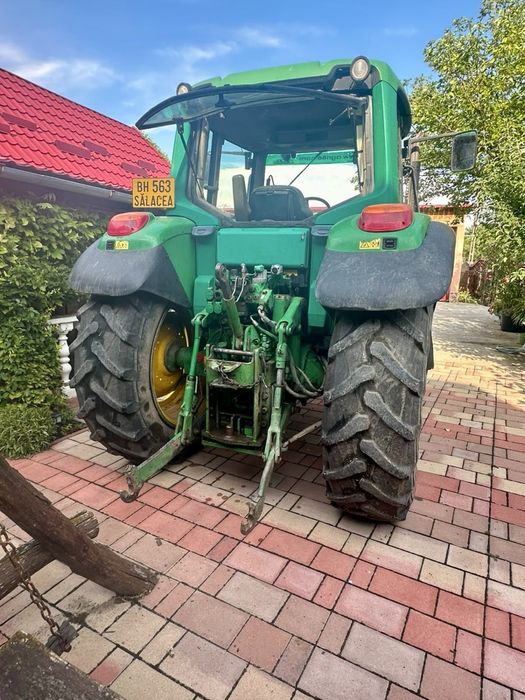 John Deere 6220 cu incarcator +cupa
