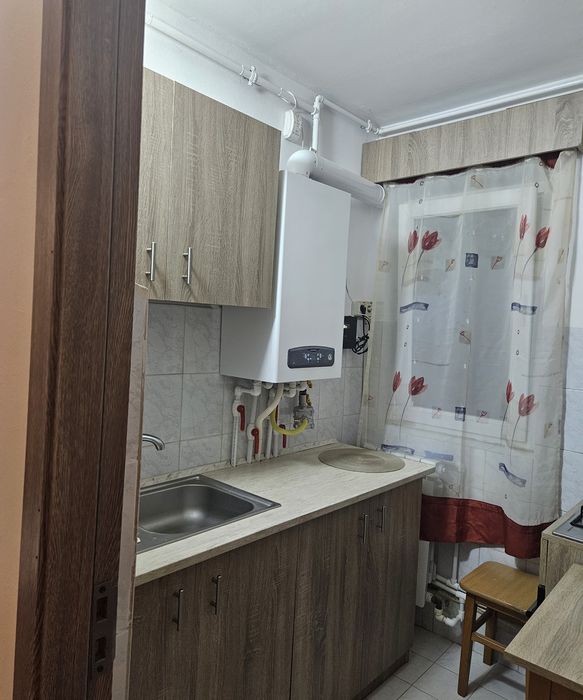 Garsoniera de închiriat 300 e