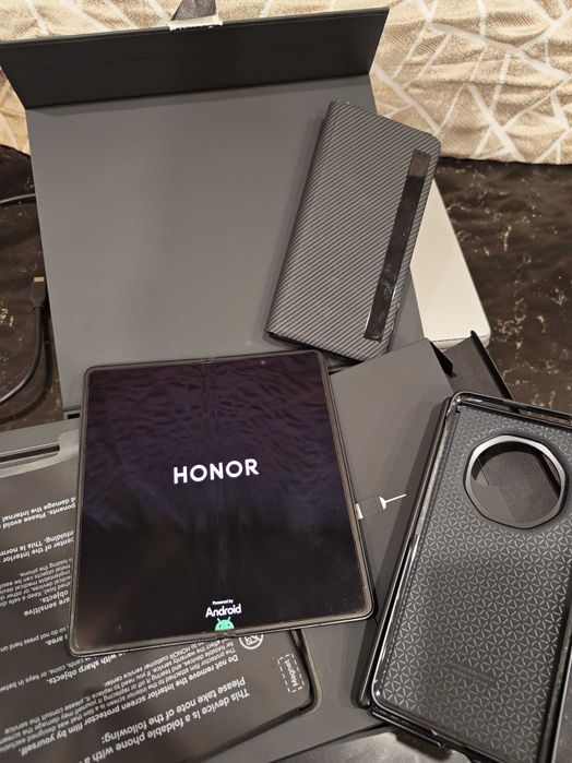 Honor Мagic V3 - В ГАРАНЦИЯ - Перфектно състояние.