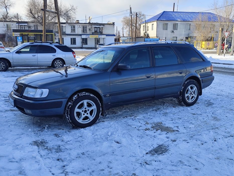 Продам машину Ауди 100 С4