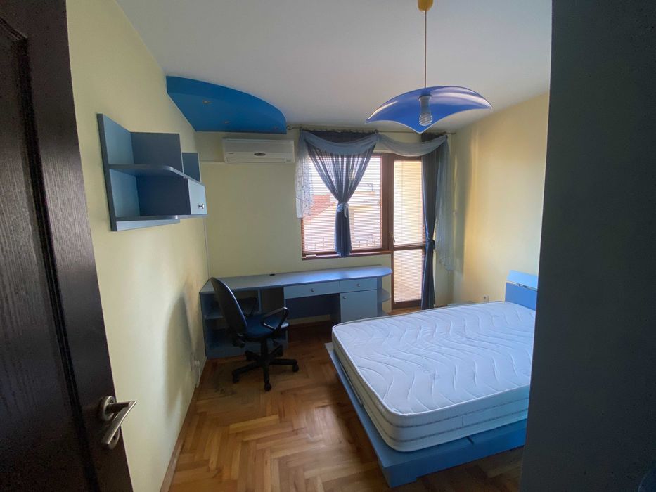 Дава се под наем Тристаен апартамент в Бургас, Сарафово - 120 кв.м за 612 € - Снимка #1