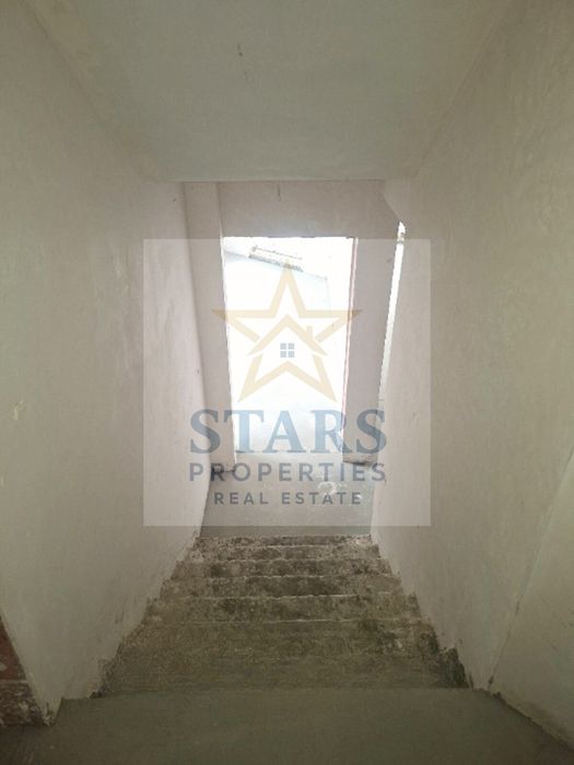 Тристаен просторен апартамент