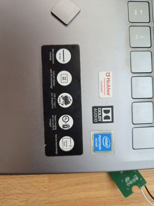 Лаптоп за части Medion E17201