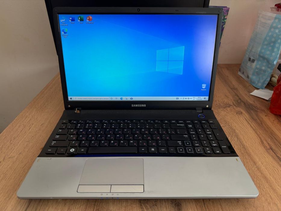 Ноутбук Samsung np310e core i3-2330M в хорошем состоянии.