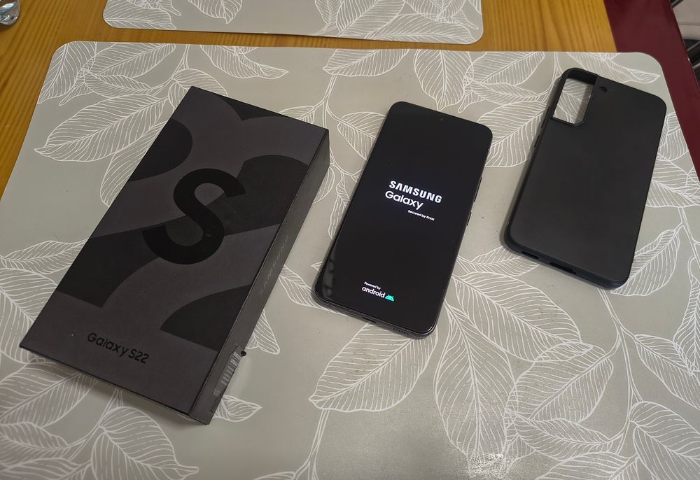 Samsung S22 5G- Black ( full-box)