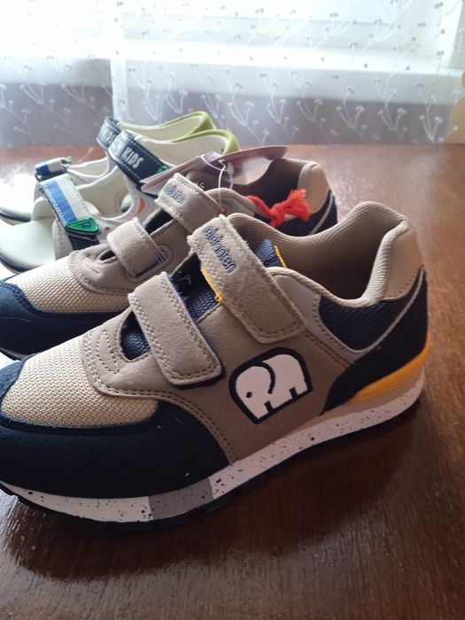 Детская обувь новая.