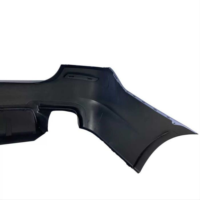 Задна броня M5 дизайн за BMW F10 (2010–2017) – с отвори за парктроник